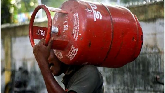 i3mgk12o_commercial-lpg-gas-cylinder-price-today_625x300_01_May_24