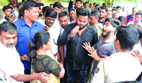 Agitation against BBSR Mayor