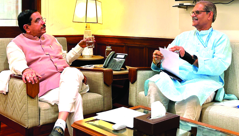 Dy CM met Center minister Joshi