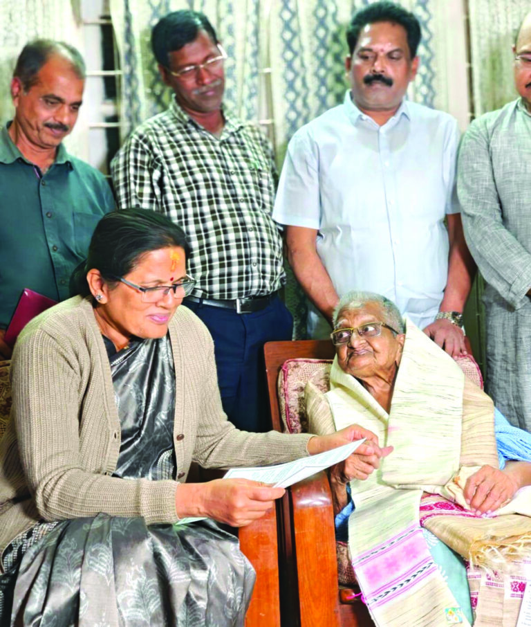Pravati Parida met Dr. Laxmi Bai