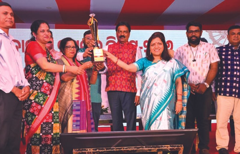 Concluding ceremony of National Handloom Day observed