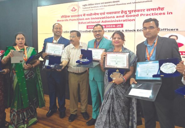 Seven Education officers of Odisha got Nationaol award